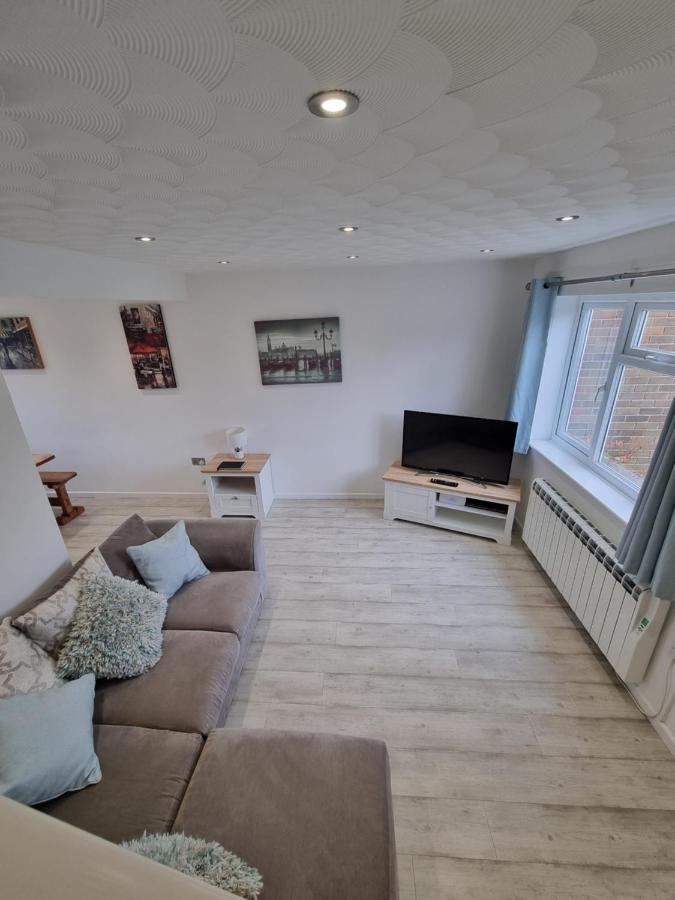 Anniversary Cottage- Country Feel, Close To Cromer Holiday home Northrepps